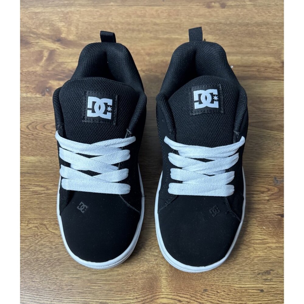 DC Court Graffik Low Top Skate boy's Shoe Sneaker, Black/White, 5 US Big Kid - Picture 2 of 9